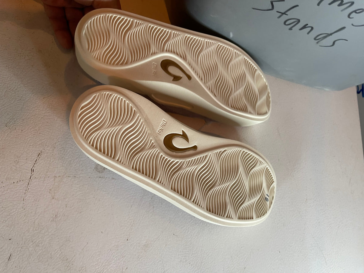 Olukai sneakers size 8.5 wide