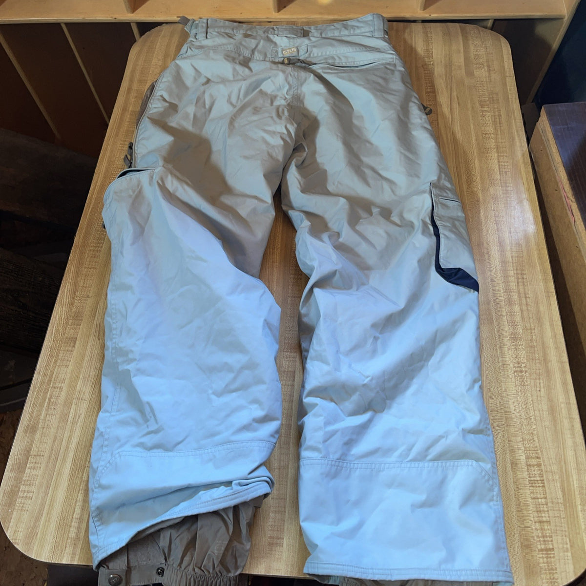 686 Women’s Snowboarding Pants Large
