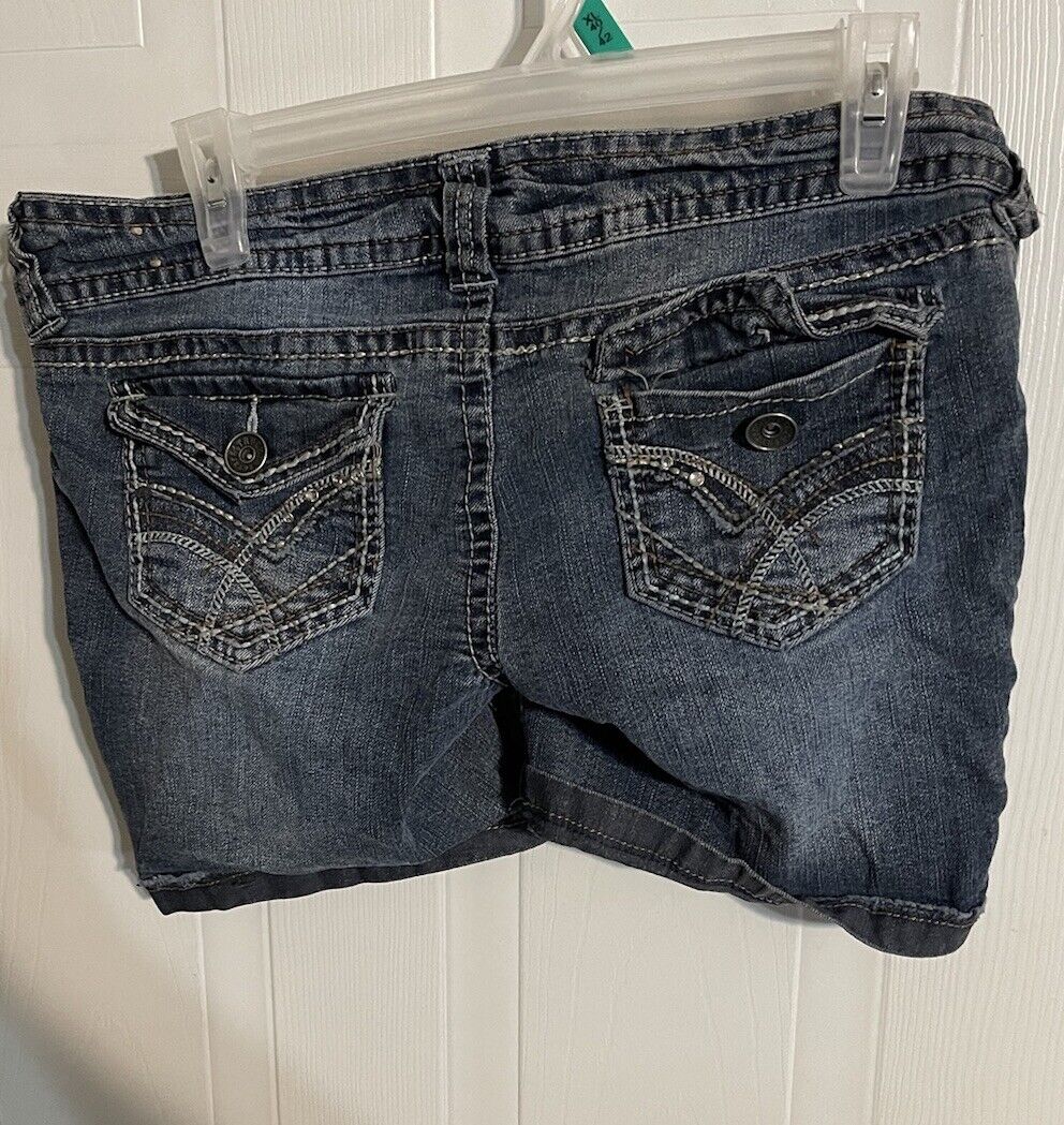 Truce Shorts 9