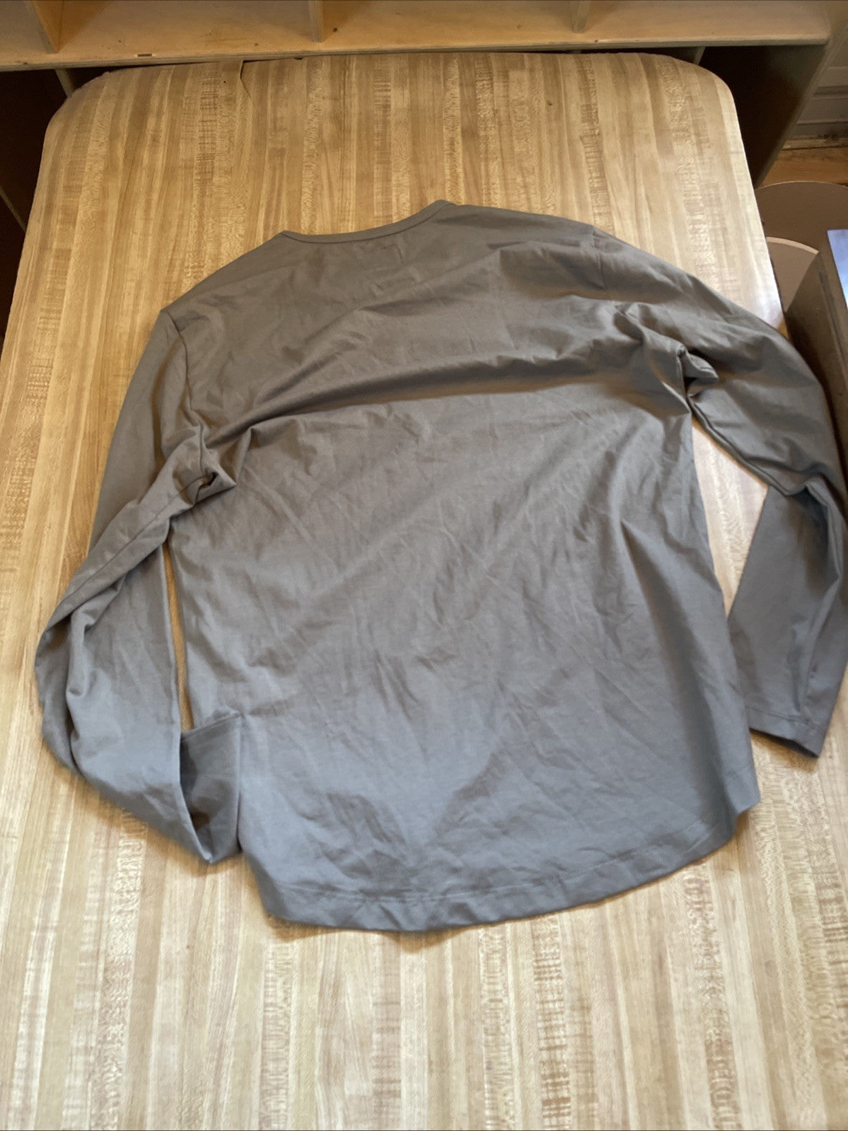 Cuts Curve Hem Shirt Medium