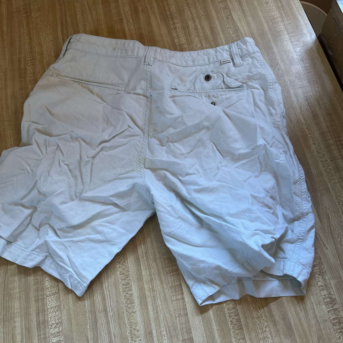 Quiksilver Shorts 34 Missing The Button