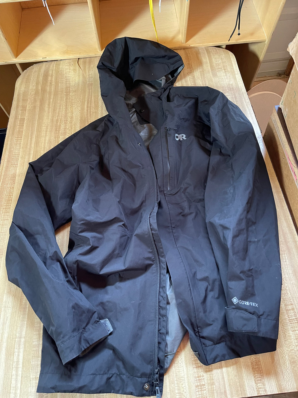 Outdoor Research goretex windbreaker medium