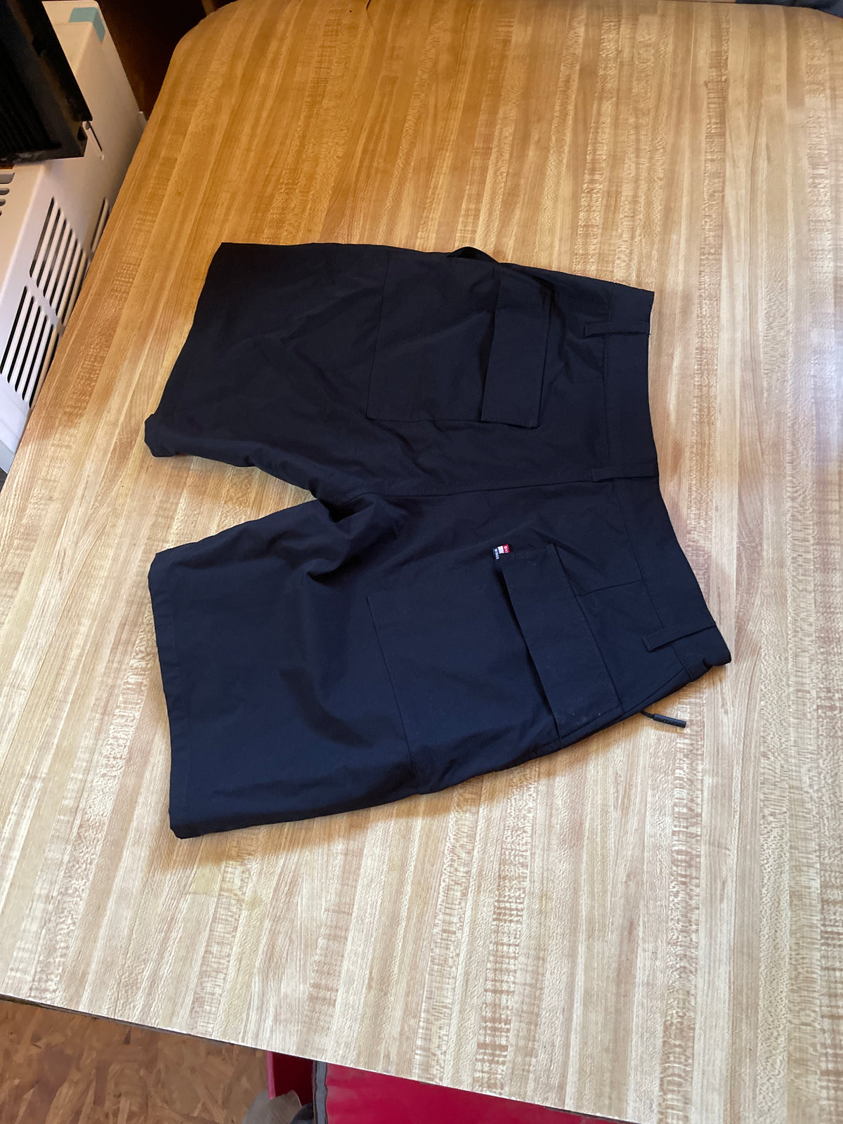 Redbull shorts small