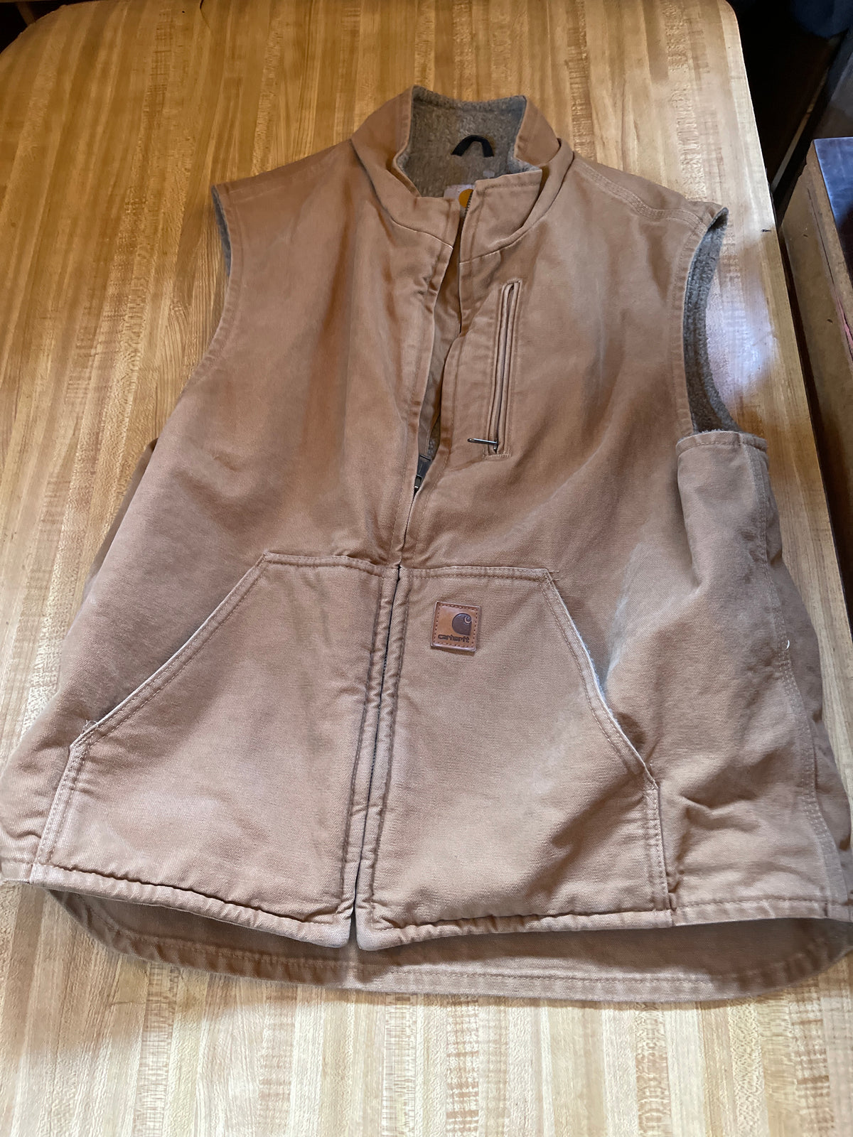 Carhartt vest large