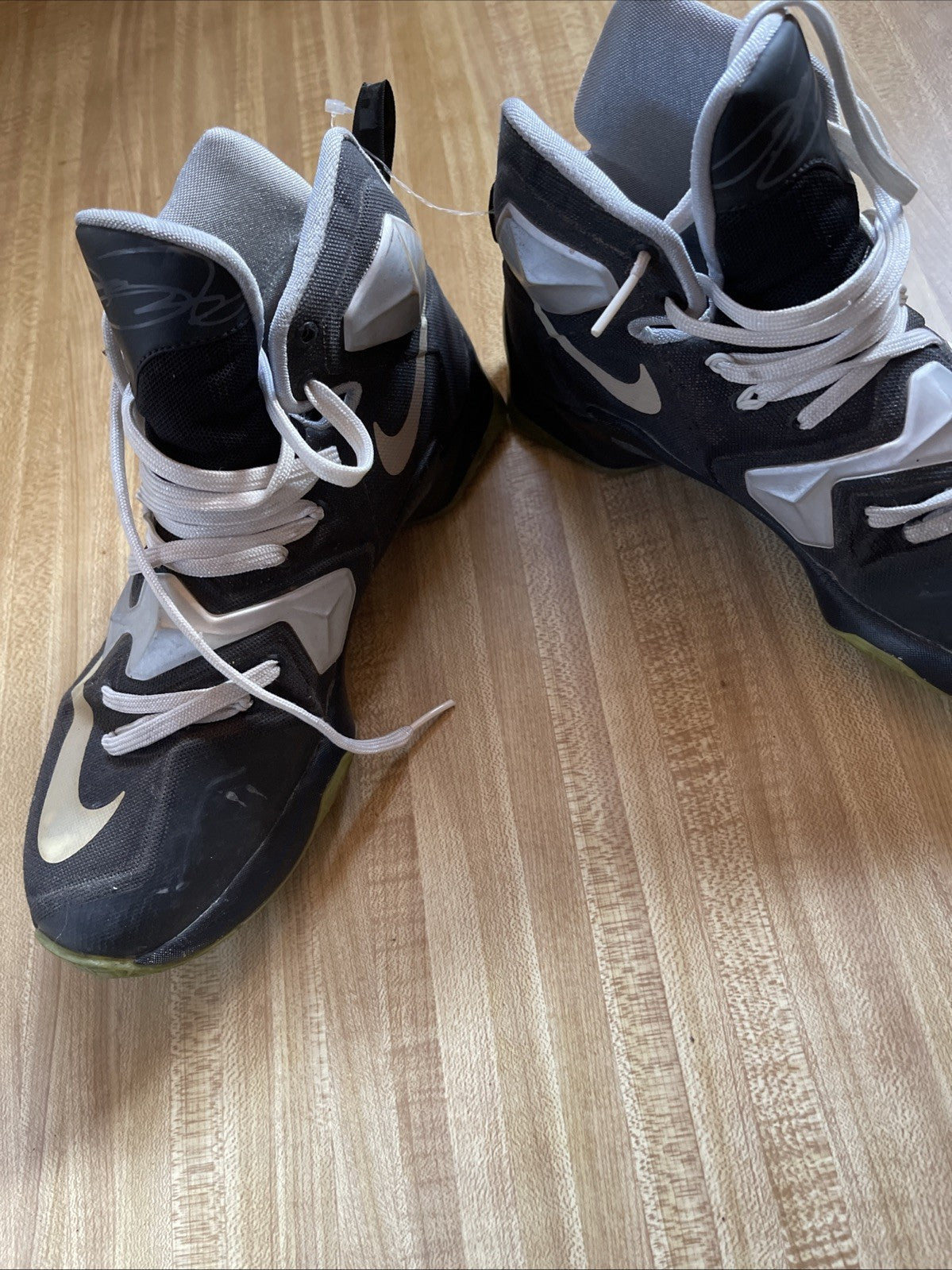 Nike LeBron 13 Size 8.5 