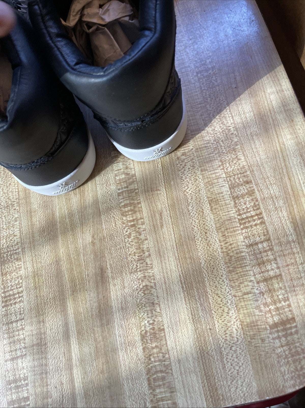 Miggy Sneakers Size 7