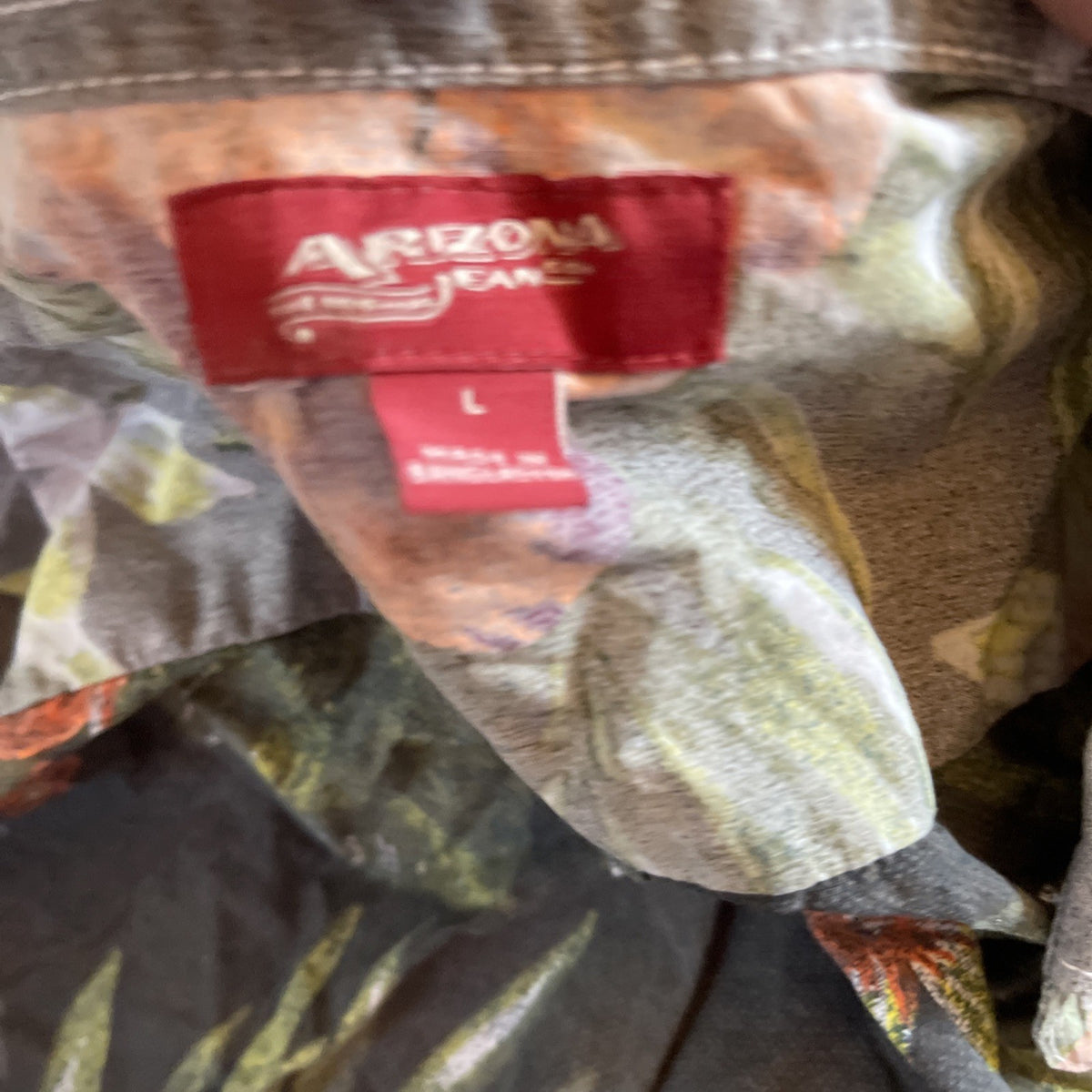 Arizona Jeans Co Button Down Large 