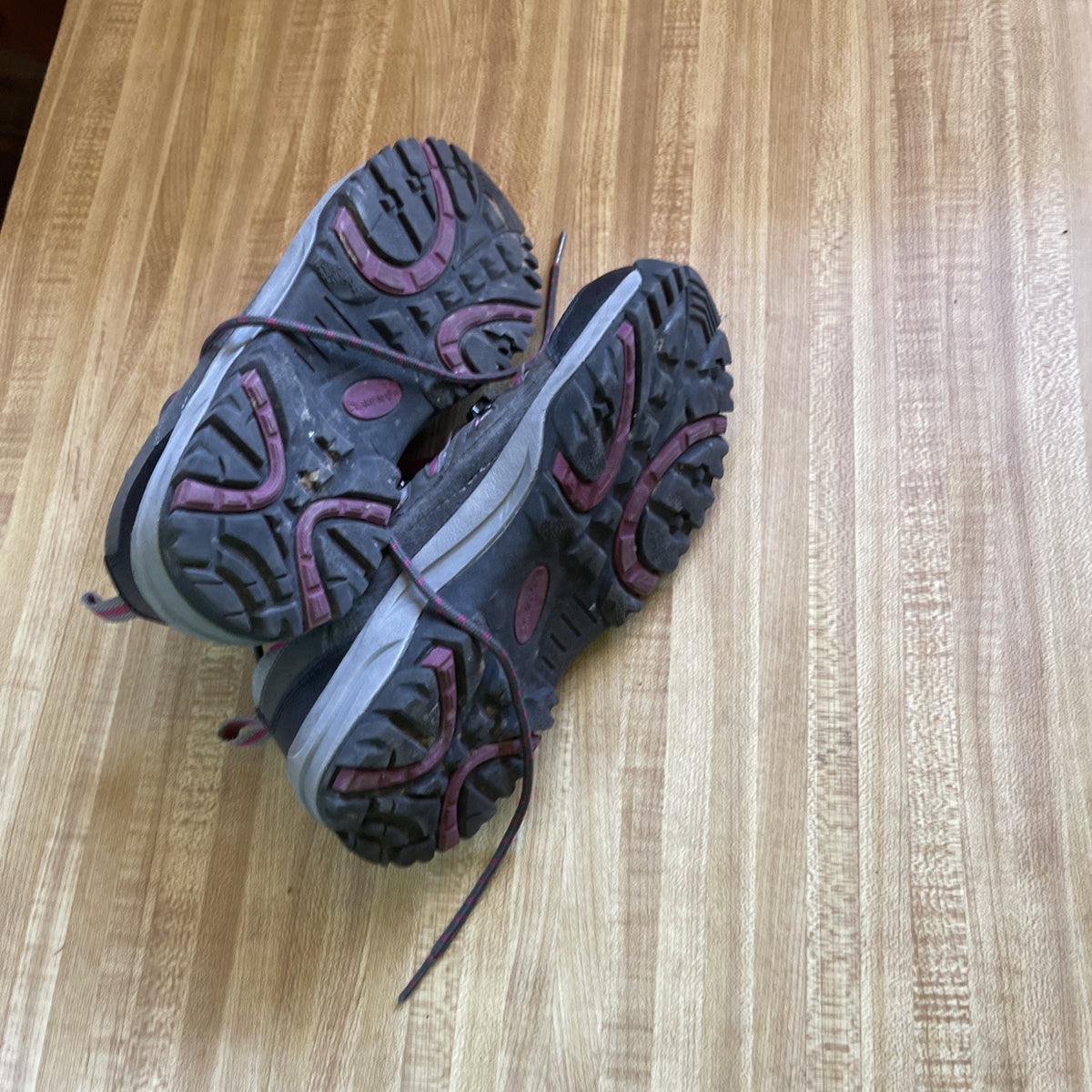 Bearpaw Hiking Shoes 6.5