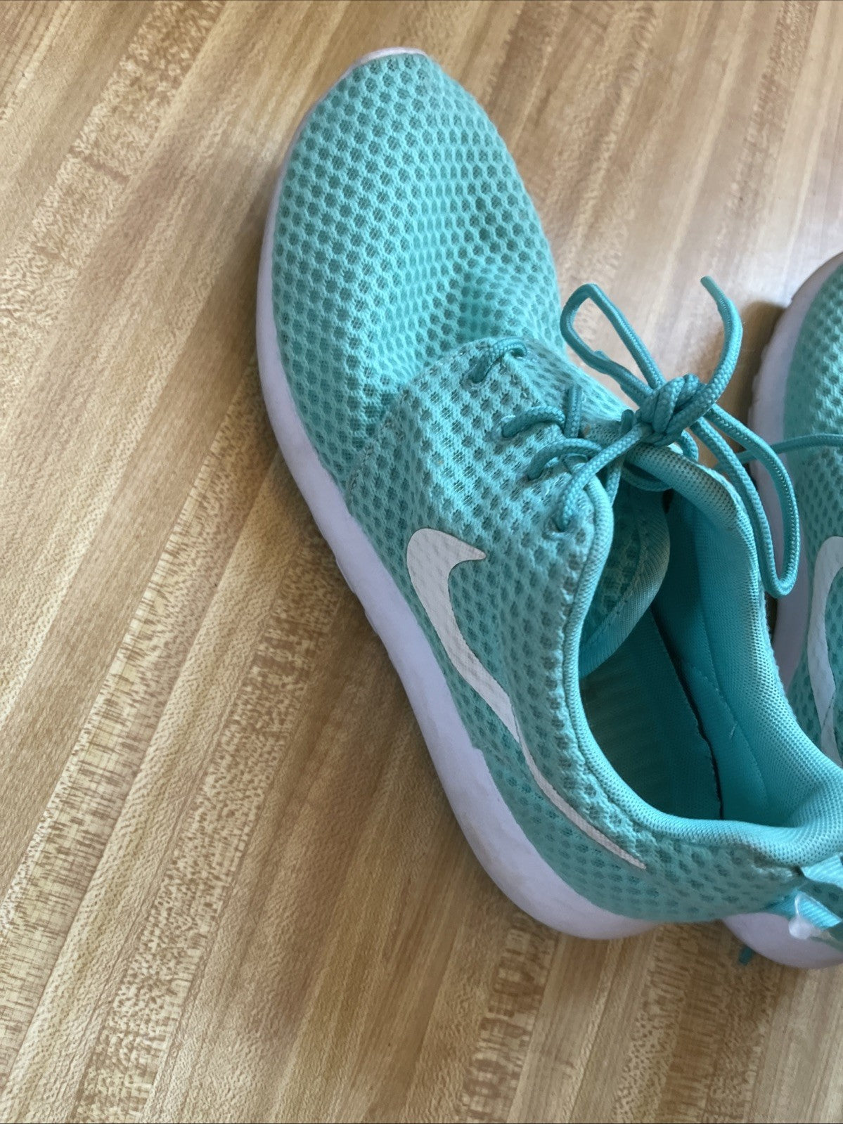 Nike Rosche Run Breeze Size 8