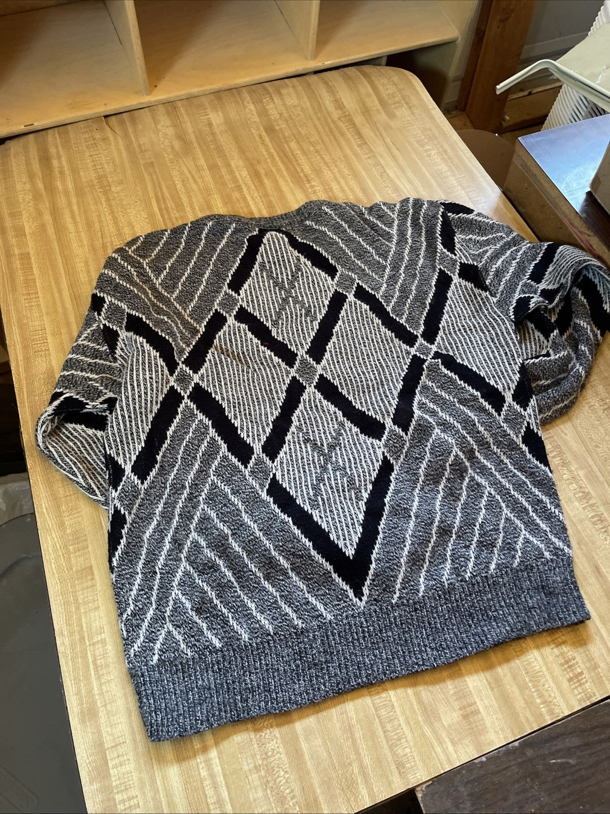Vintage Design Concepts Sweater Large