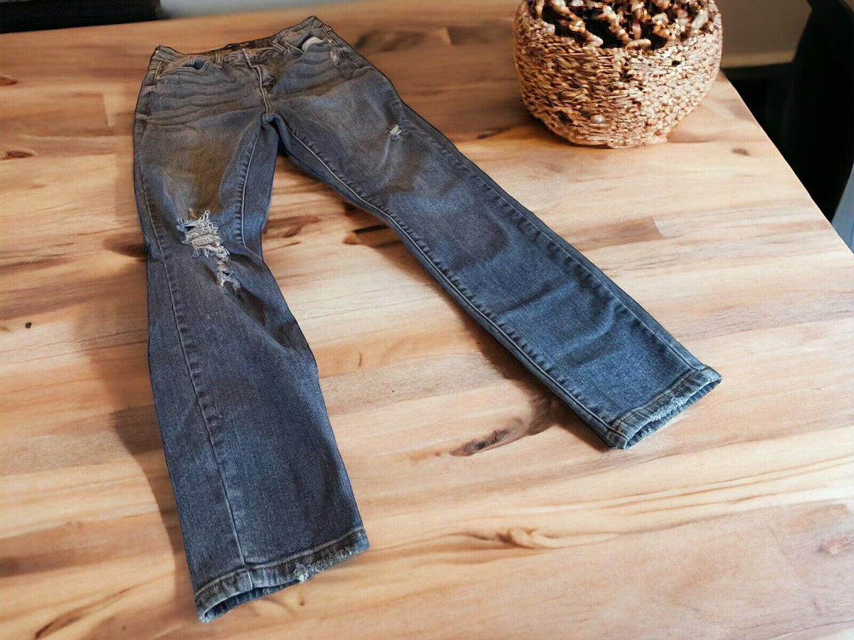 Judy Blue Distress Relaxed Fit Jeans Size 30