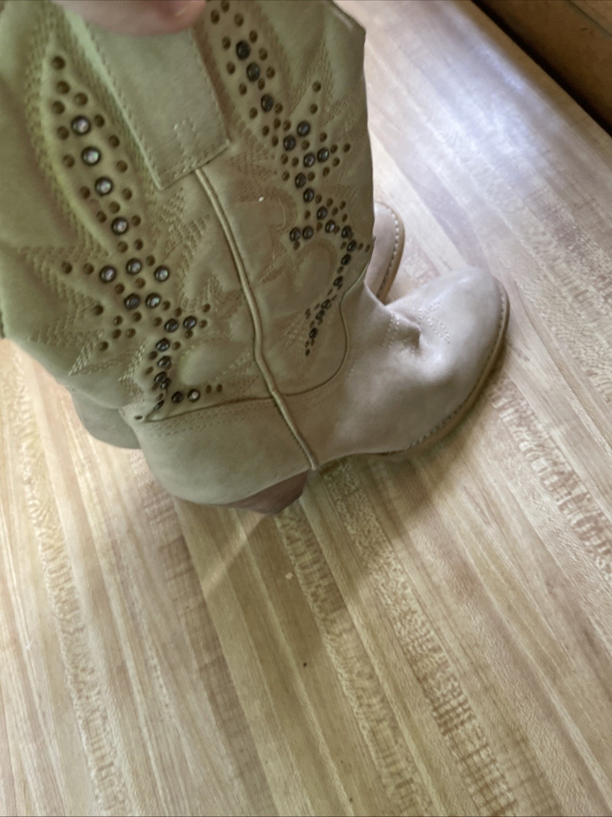 very volatile cowboy boots 6.5