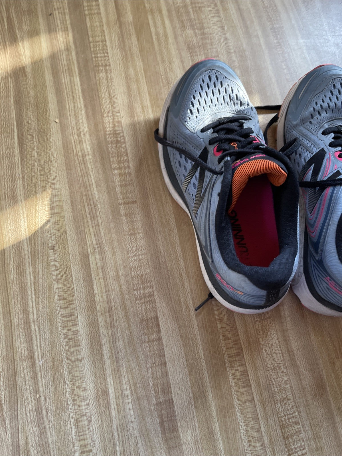 New Balance 860v8 Size 8