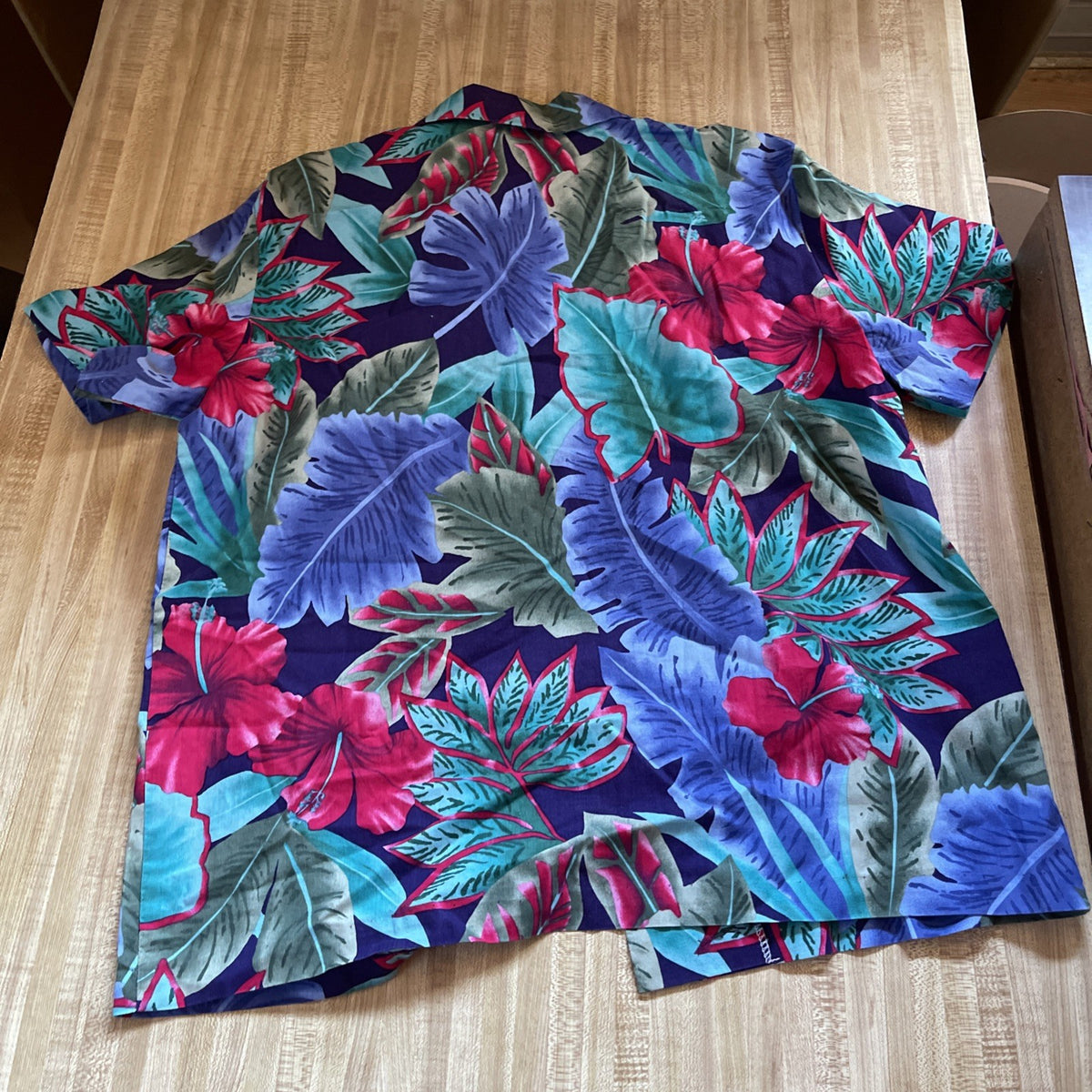 Vintage Hilo Hattie Hawaiian Shirt Medium Missing 2 Buttons