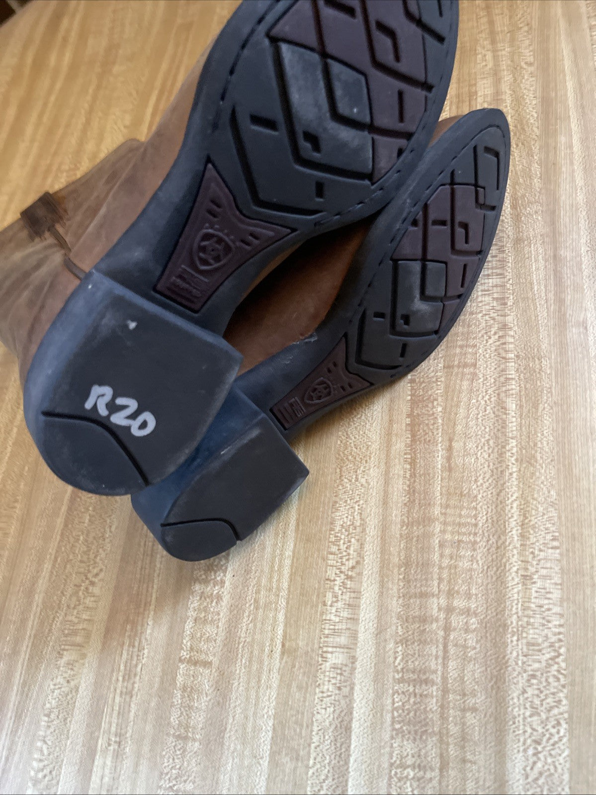 ariat ats cowboy boots 7 EE