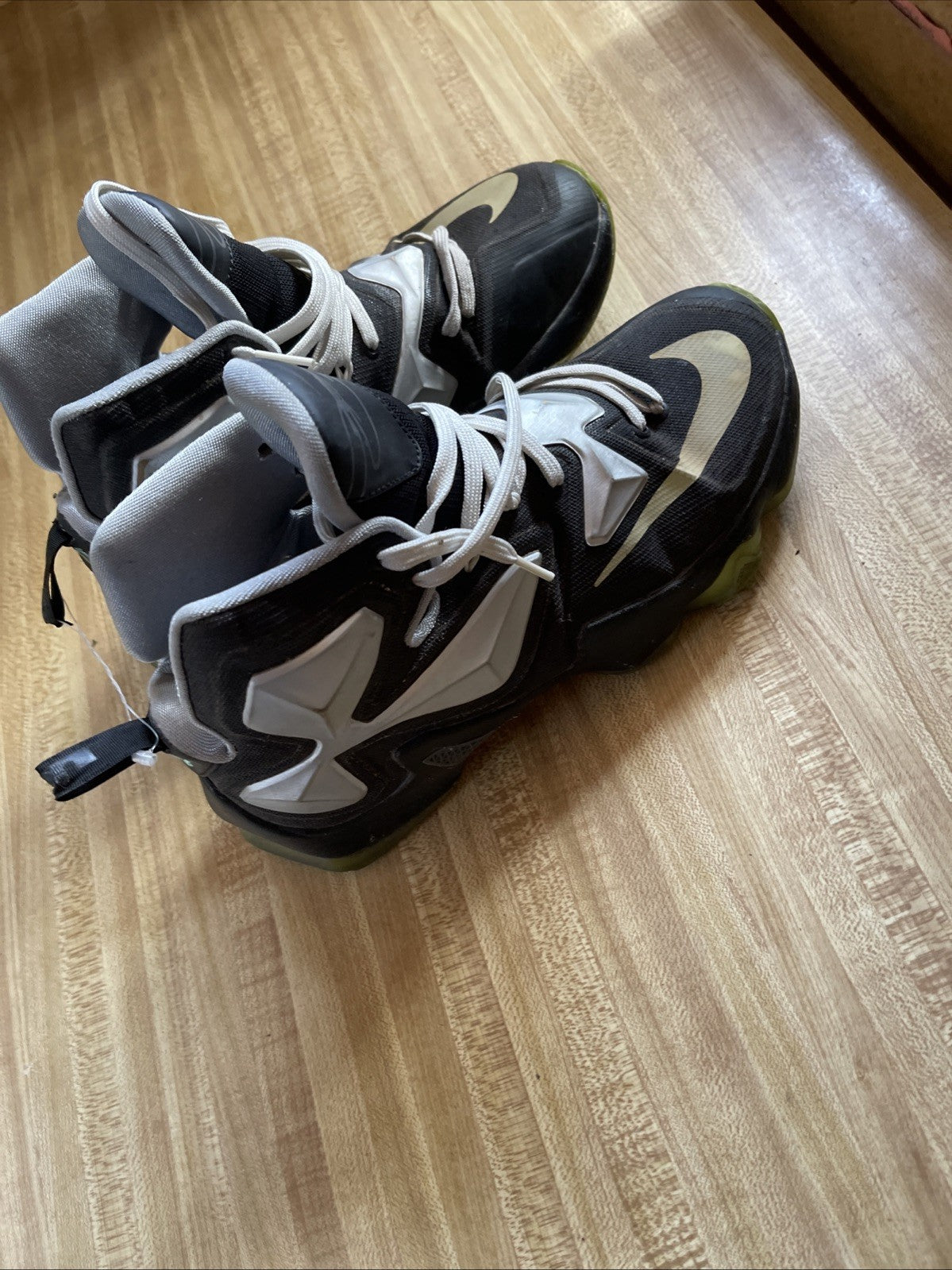 Nike LeBron 13 Size 8.5 