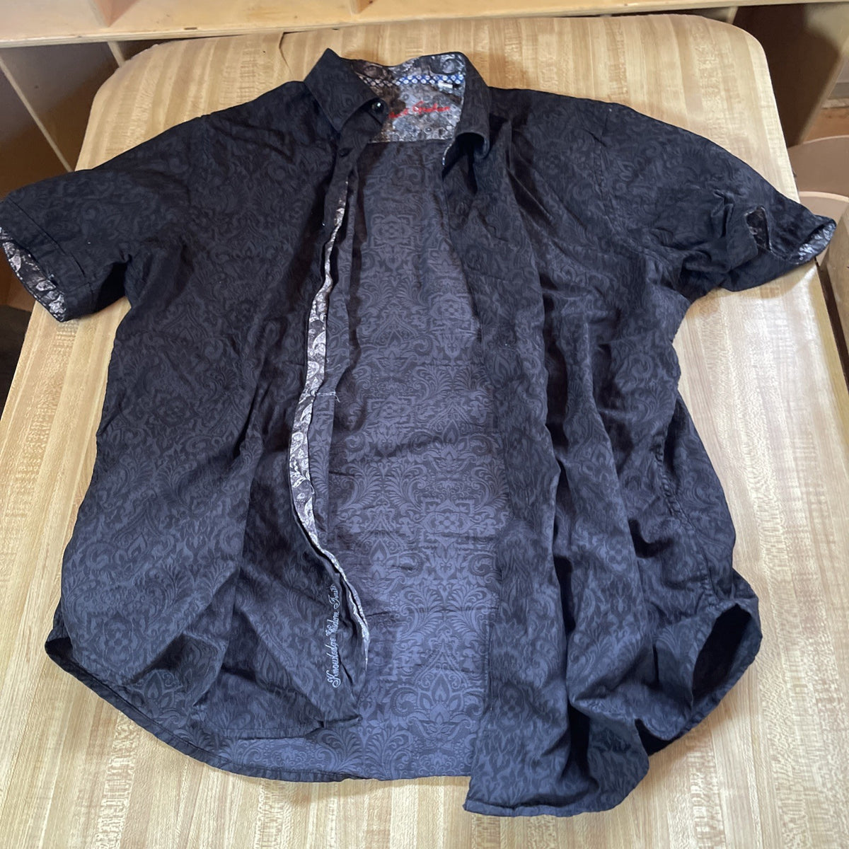 Robert Graham Button Up XL