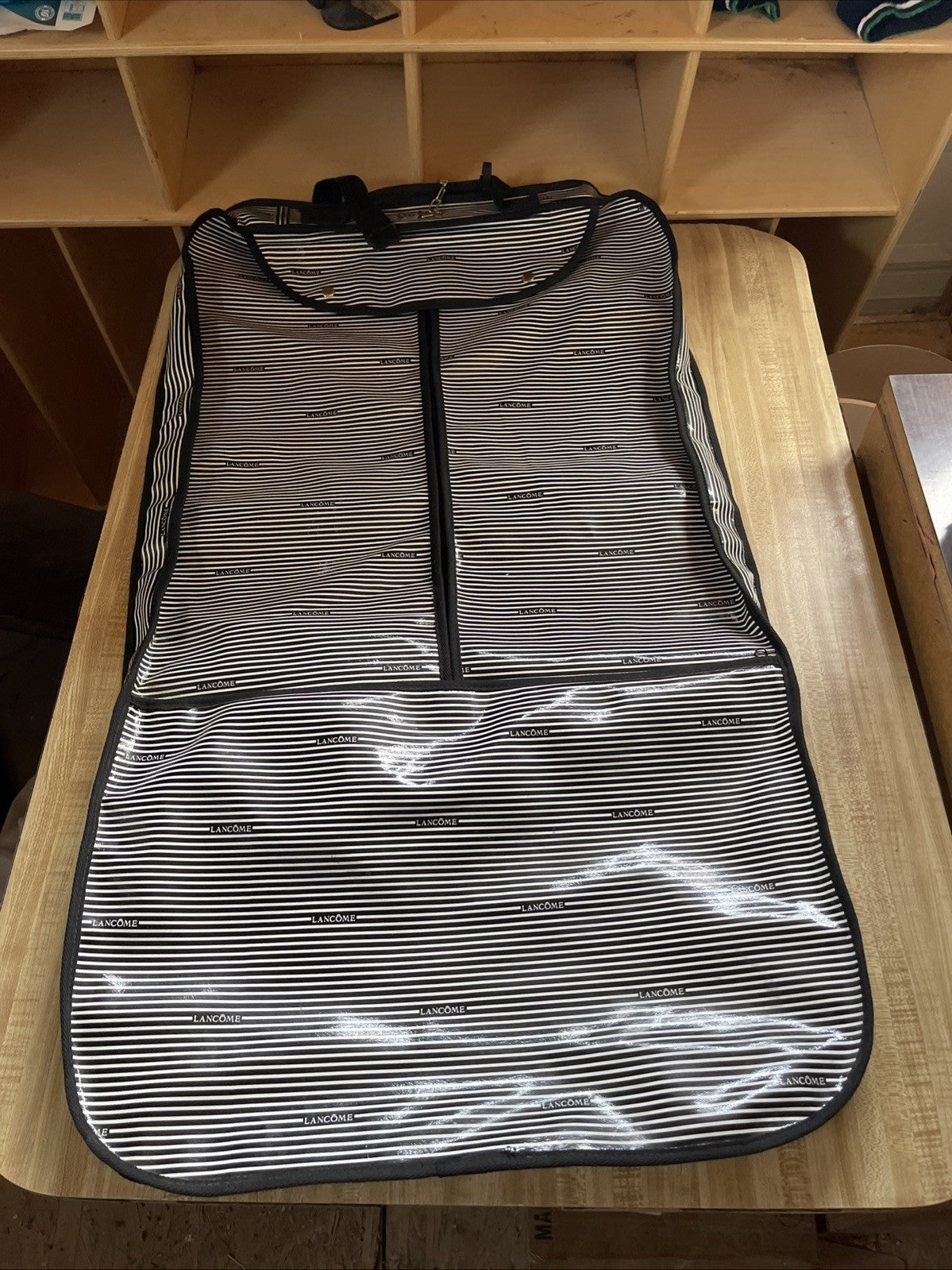 Lancôme Hanging Travel Clothing Bag AOP