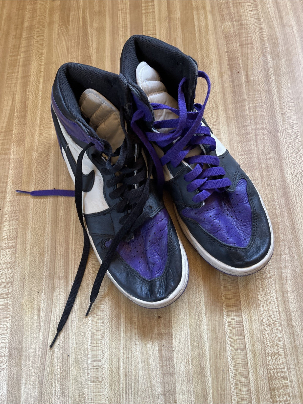Nike Air Jordan 1 Retro Size 7Y Purple 