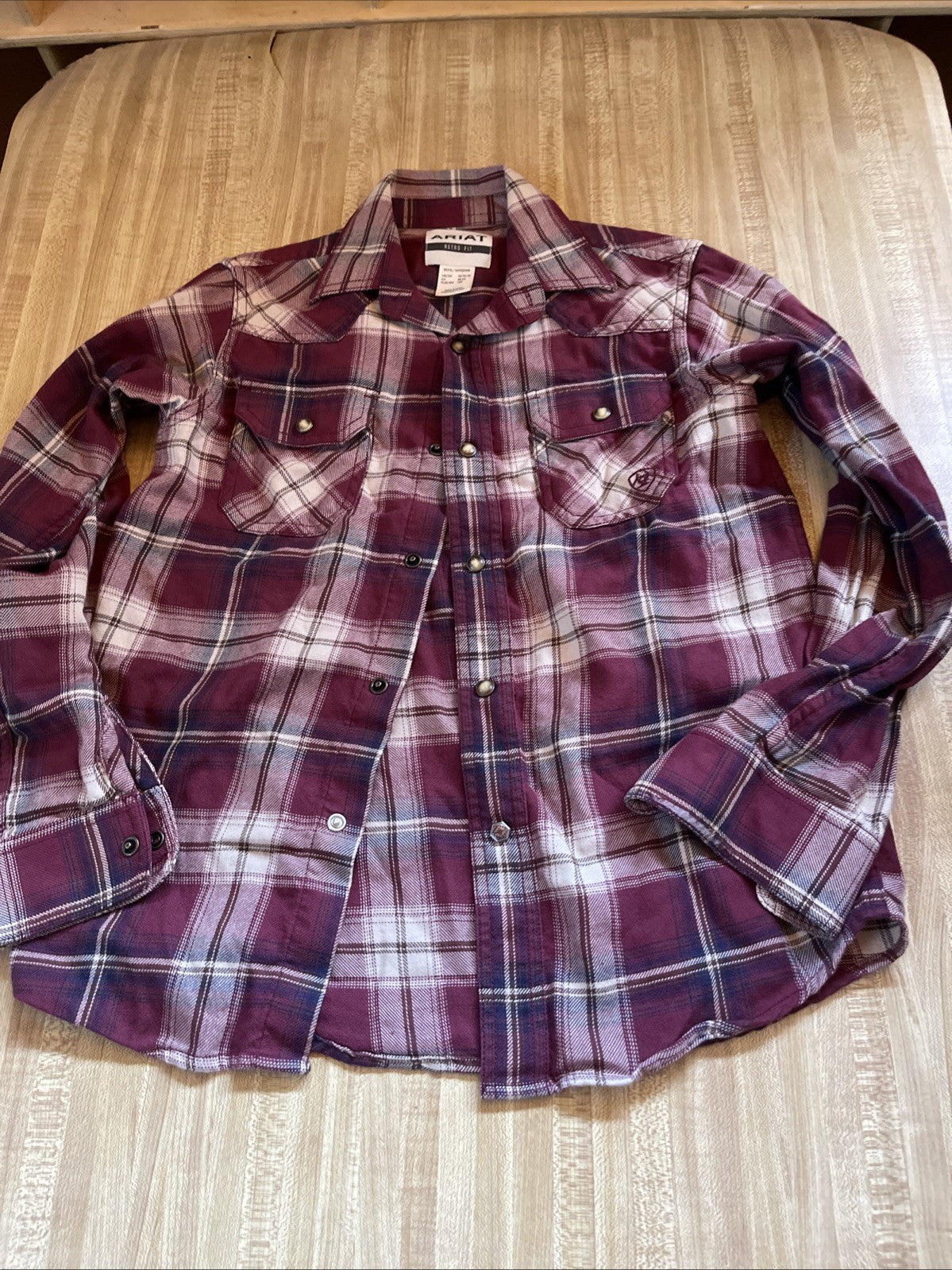 Ariat Retro Fit Boys Pearl Snap Medium 