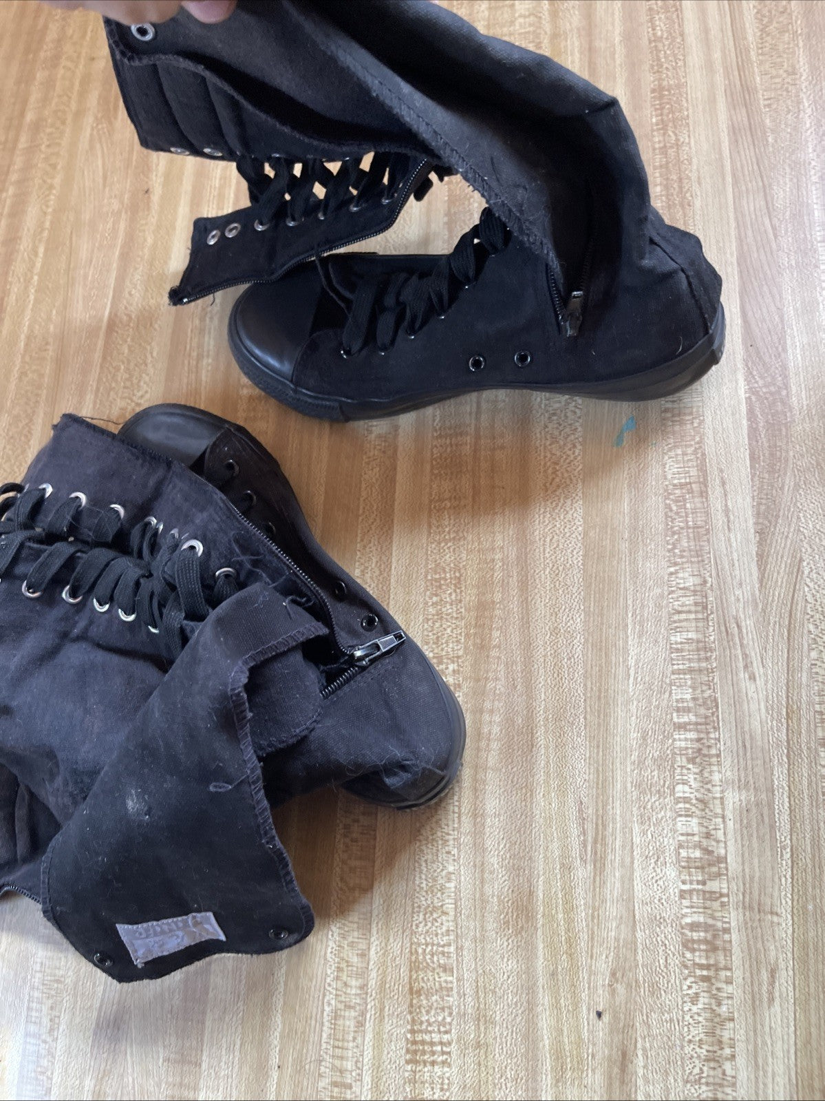 Leinier Knee High Side Zip Sneakers 38 7.5
