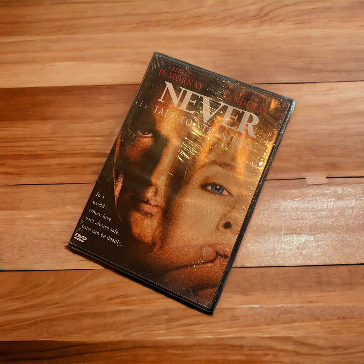 Never Talk to Strangers (DVD, 1999, Closed Caption)