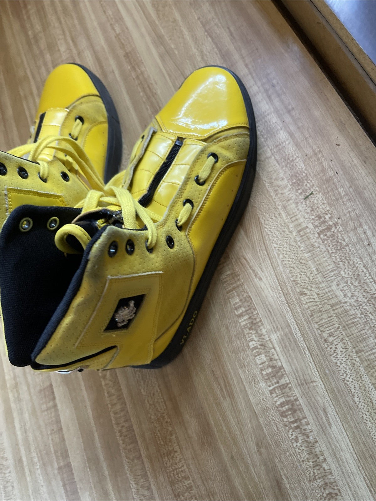 Vlado Gladiator Sneakers 9.5