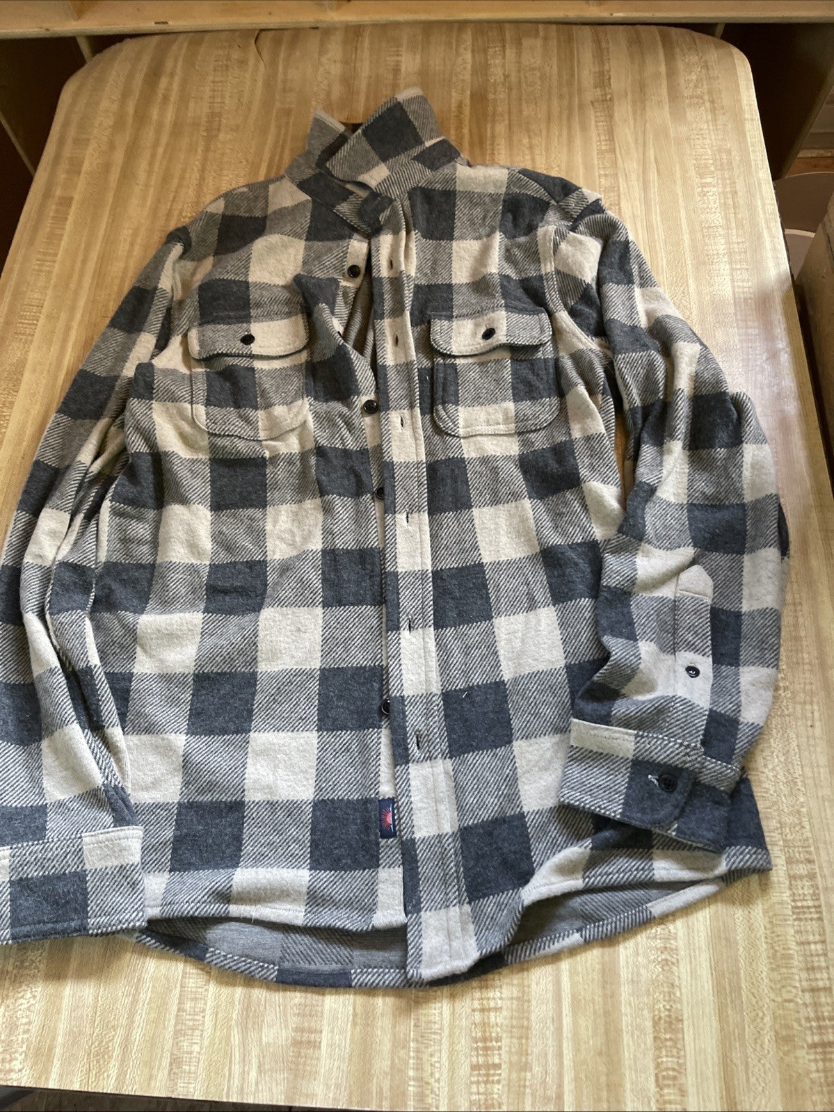 Faherty Flannel Medium 