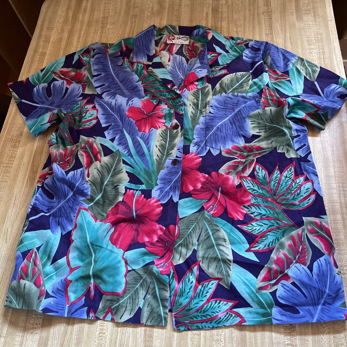 Vintage Hilo Hattie Hawaiian Shirt Medium Missing 2 Buttons