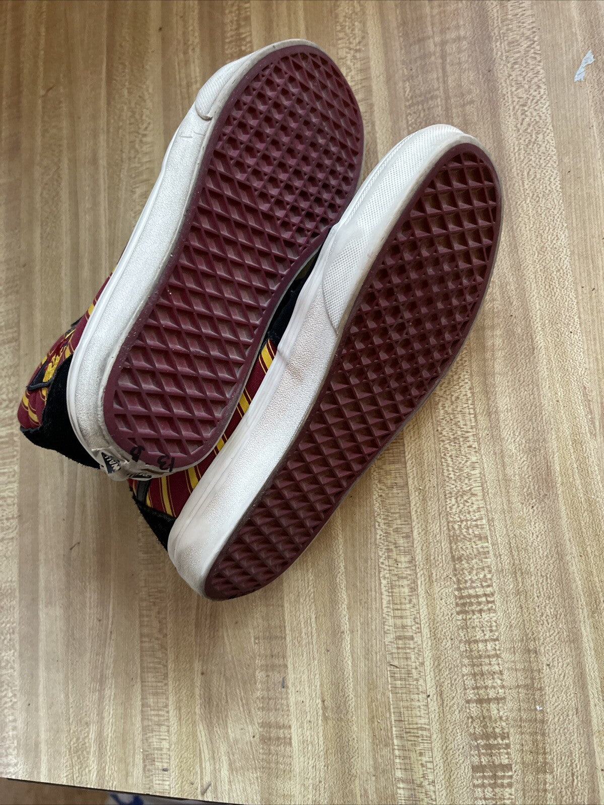 VANS Harry Potter x Sk8- High Gryffindor Men’s 6, Women’s 7.5