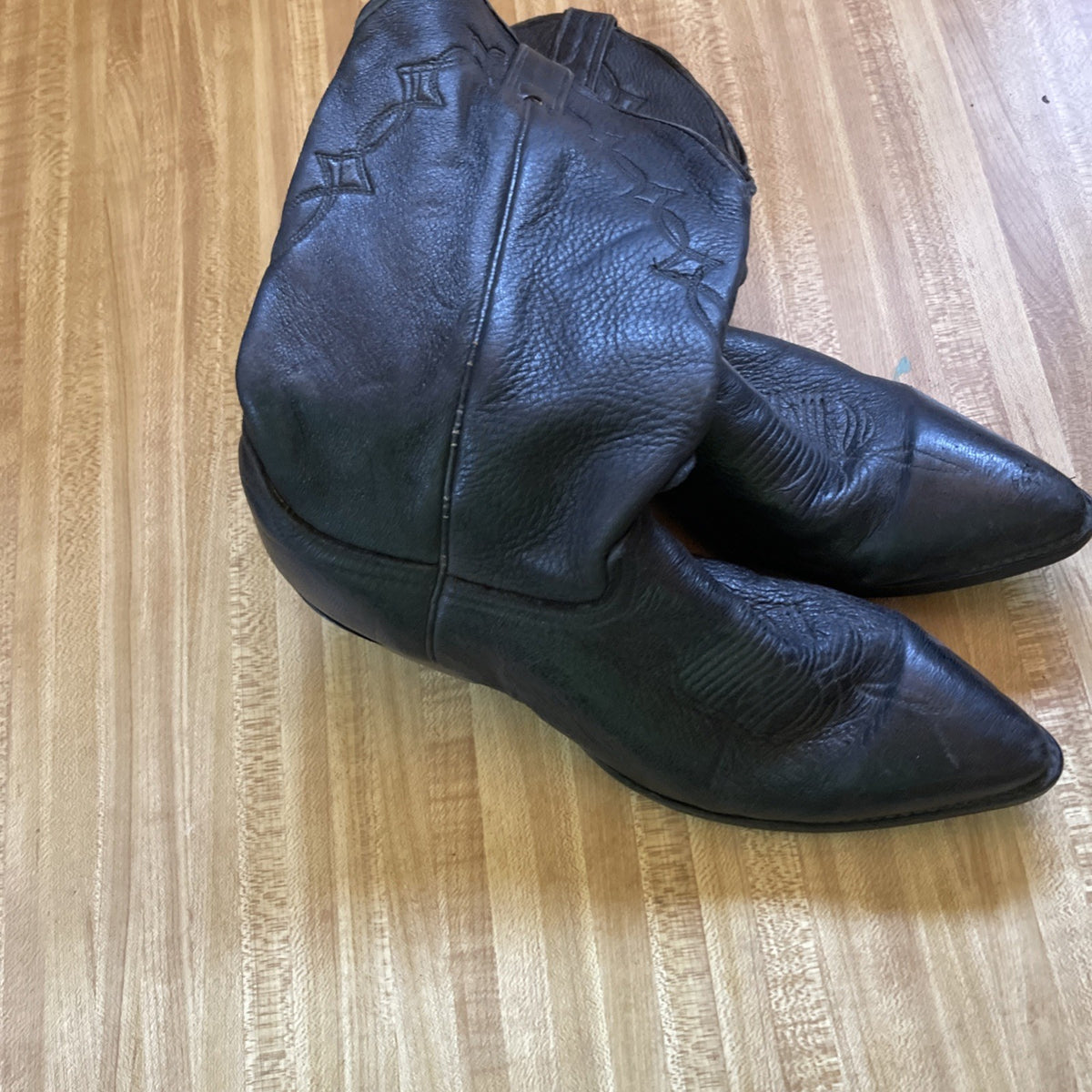 laredo cowboy boots 8