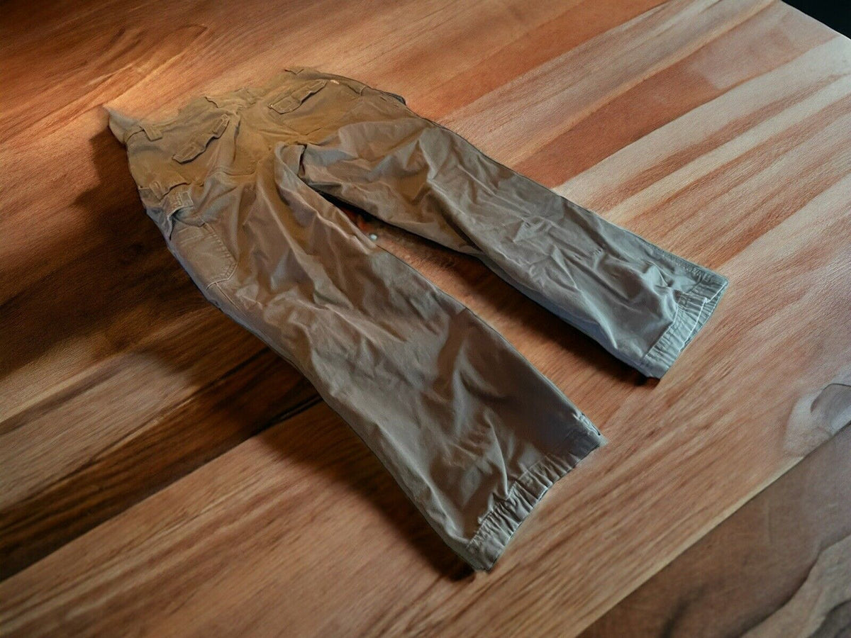 Duluth Trading Cargo Pants 38x34 Ripped On The Right Knee Area 
