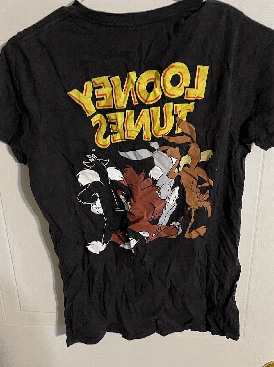 Looney Tunes T Shirt Small 