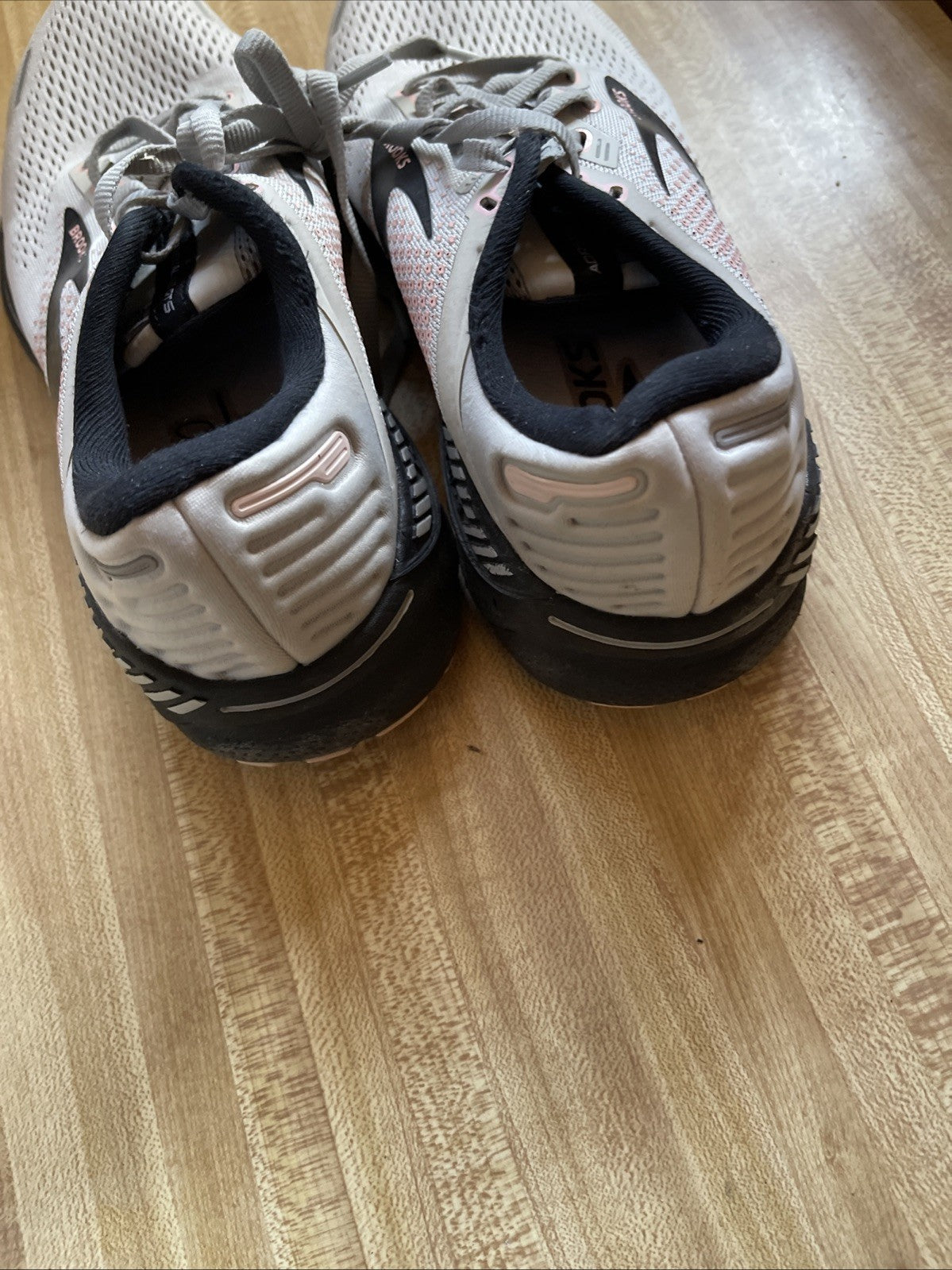 Brooks Adrenaline GTS 22 Size 8