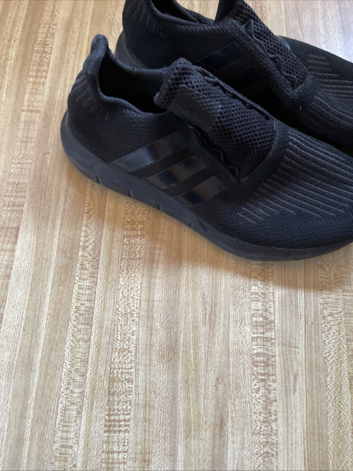 adidas slip on sneakers Size 8