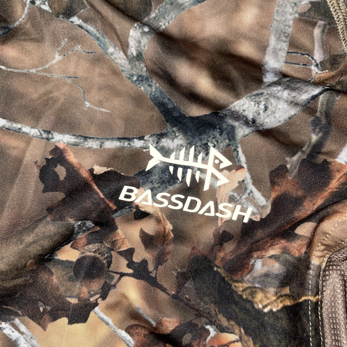 Bassdash Hoodie With Face Mask Large Woodland Camo