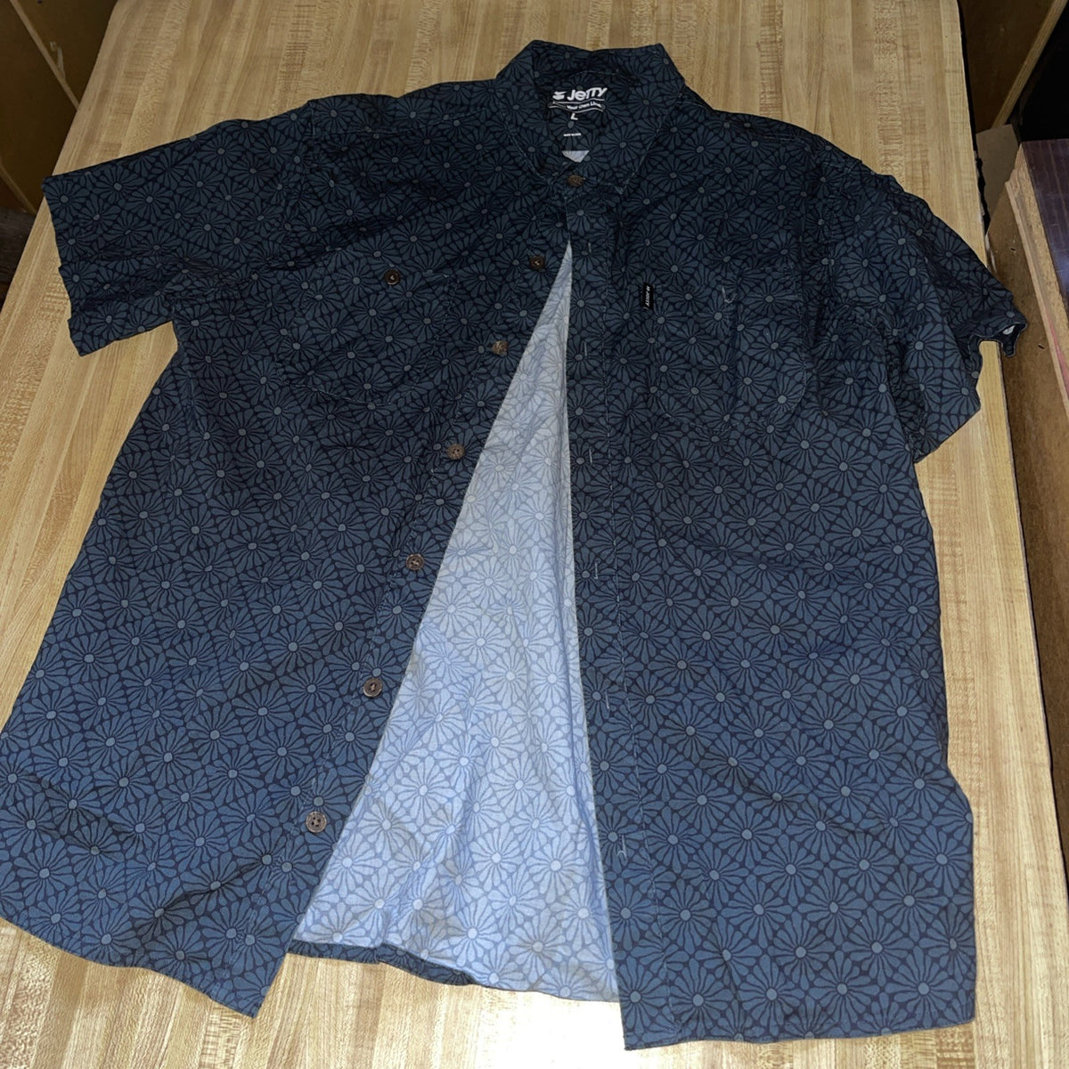 Jetty Button Up Large 