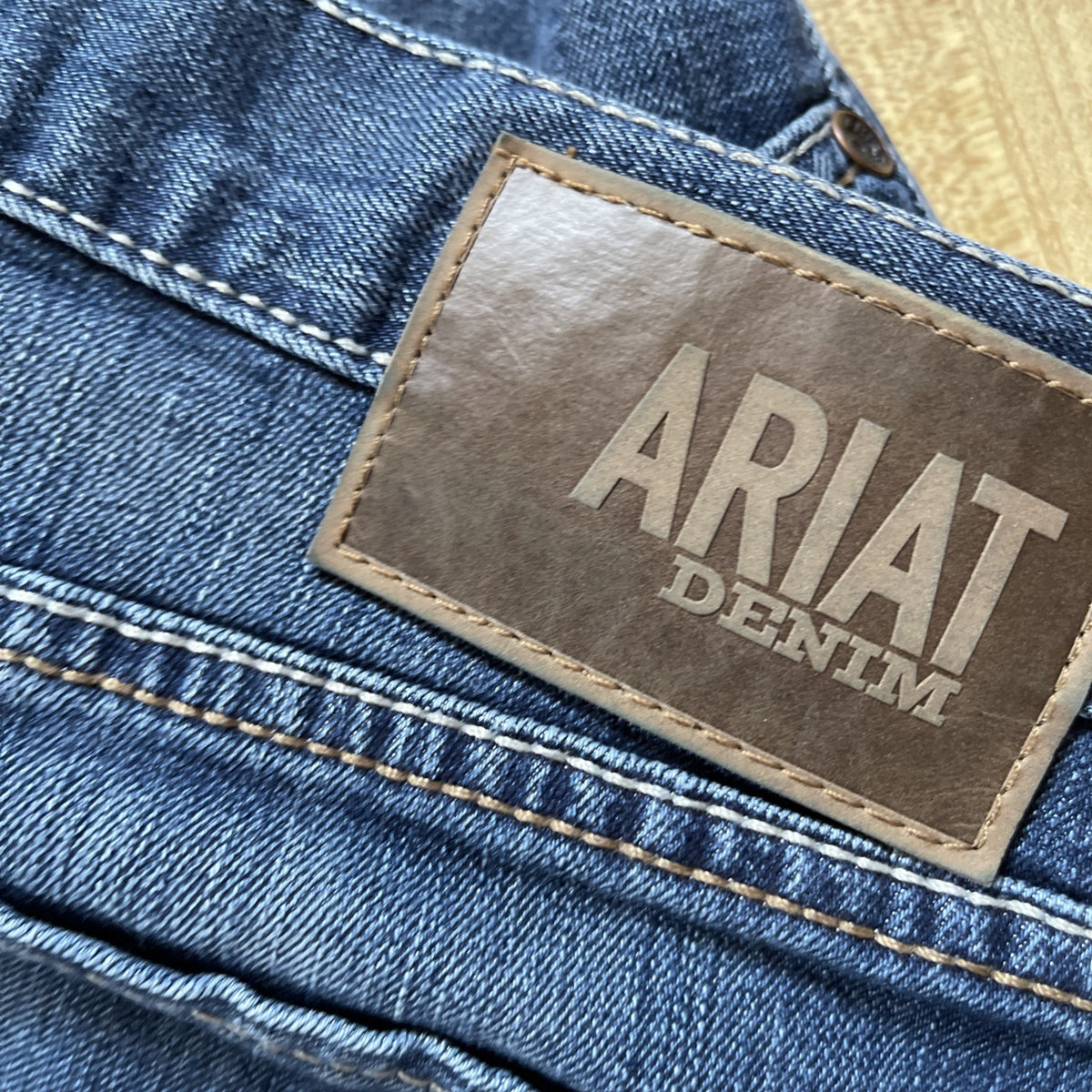 ariat m4 low rise boot jeans 34/32