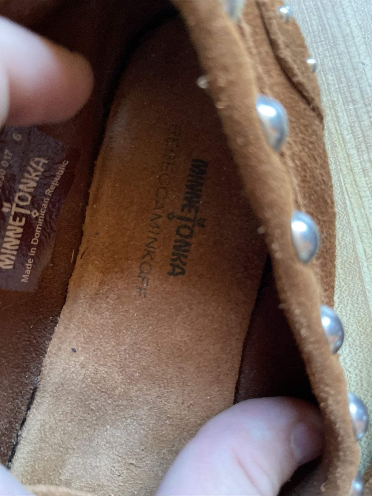 minnetonka moccasins size 8