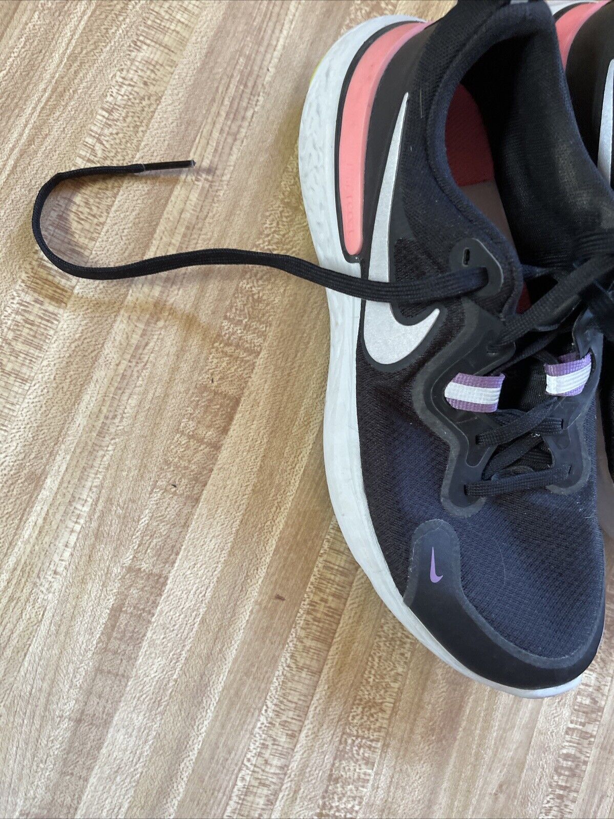 Nike Miller React Size 8