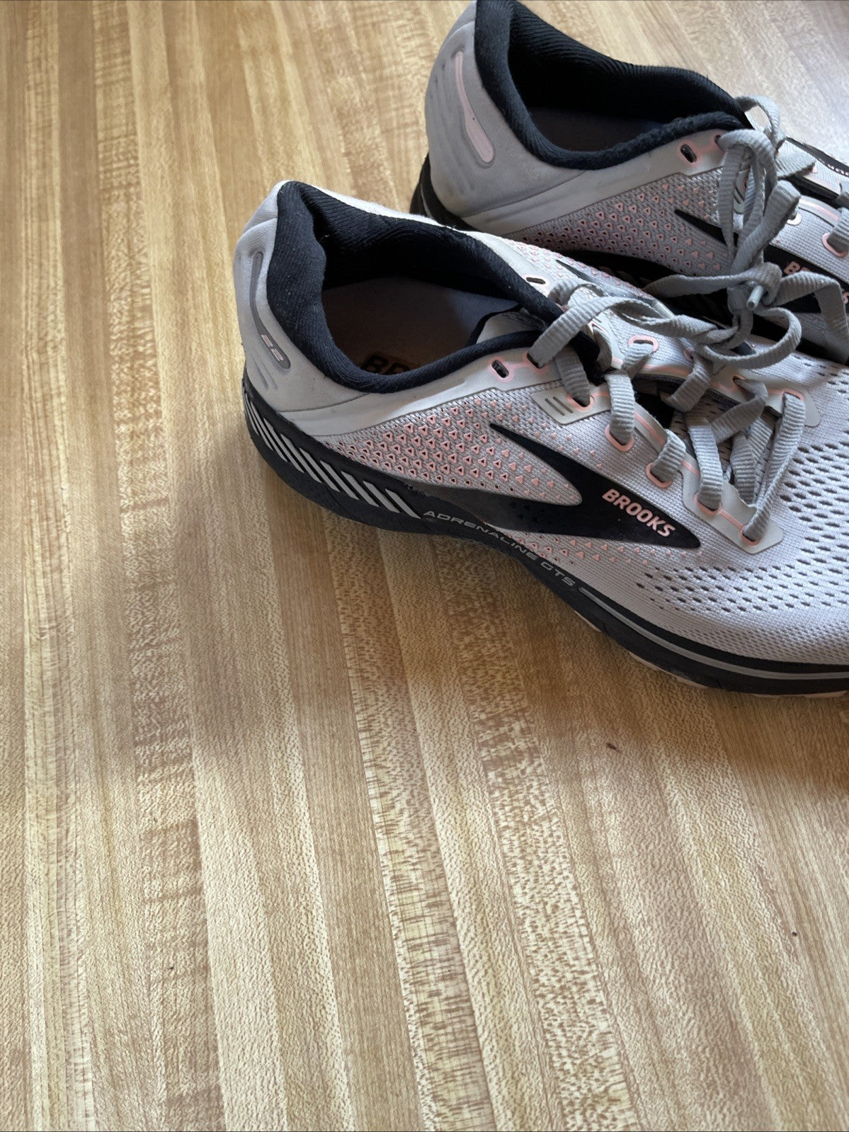 Brooks Adrenaline GTS 22 Size 8