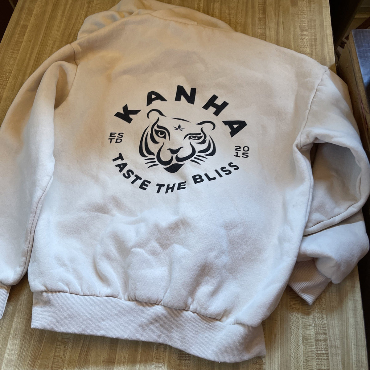 Kanha Hoodie Medium 
