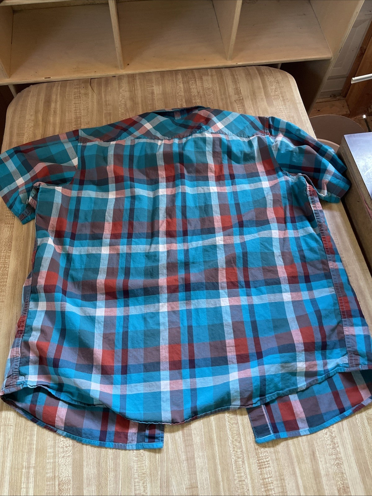 Mountain Hardwear Button Down Large 