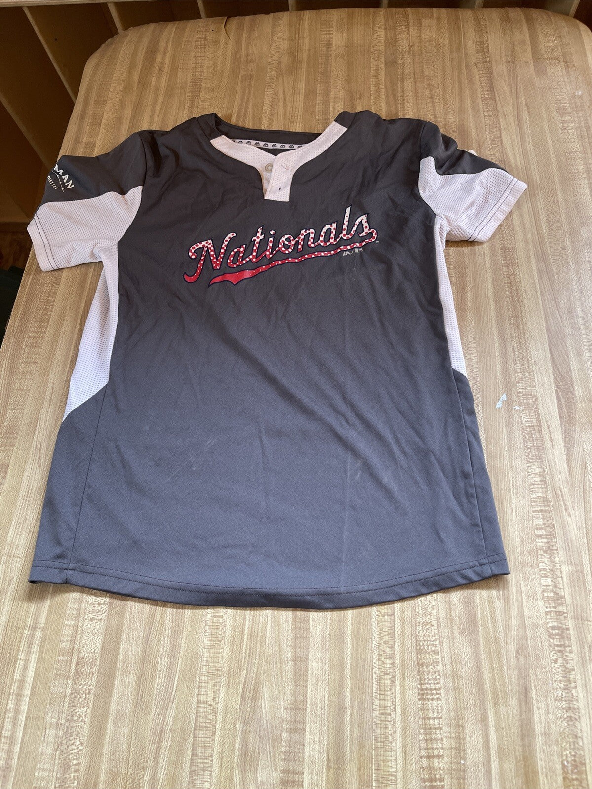 majestic baseball jersey Large