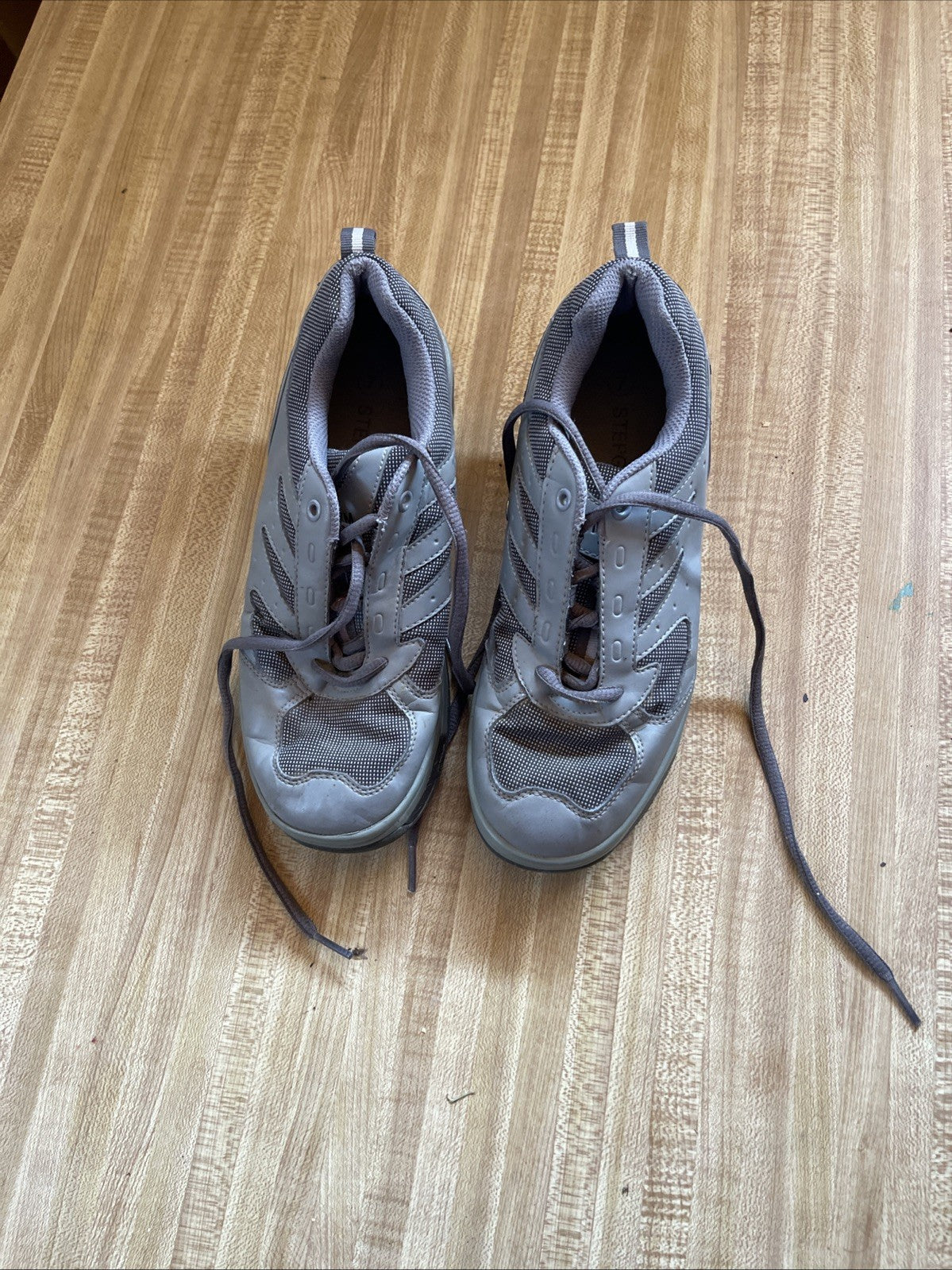 step gym shoes 7