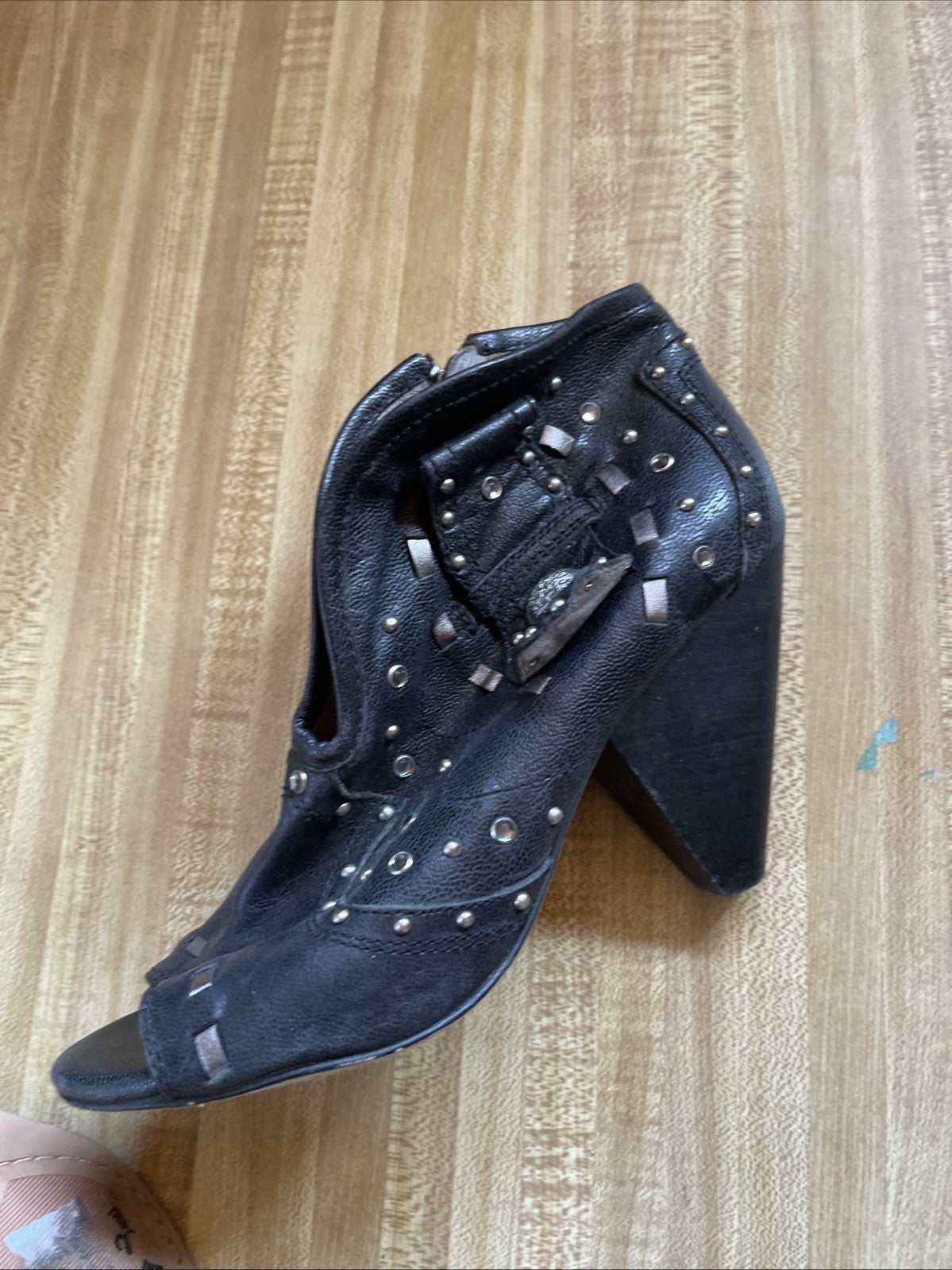 Vince Camputo Side Zip Heels
