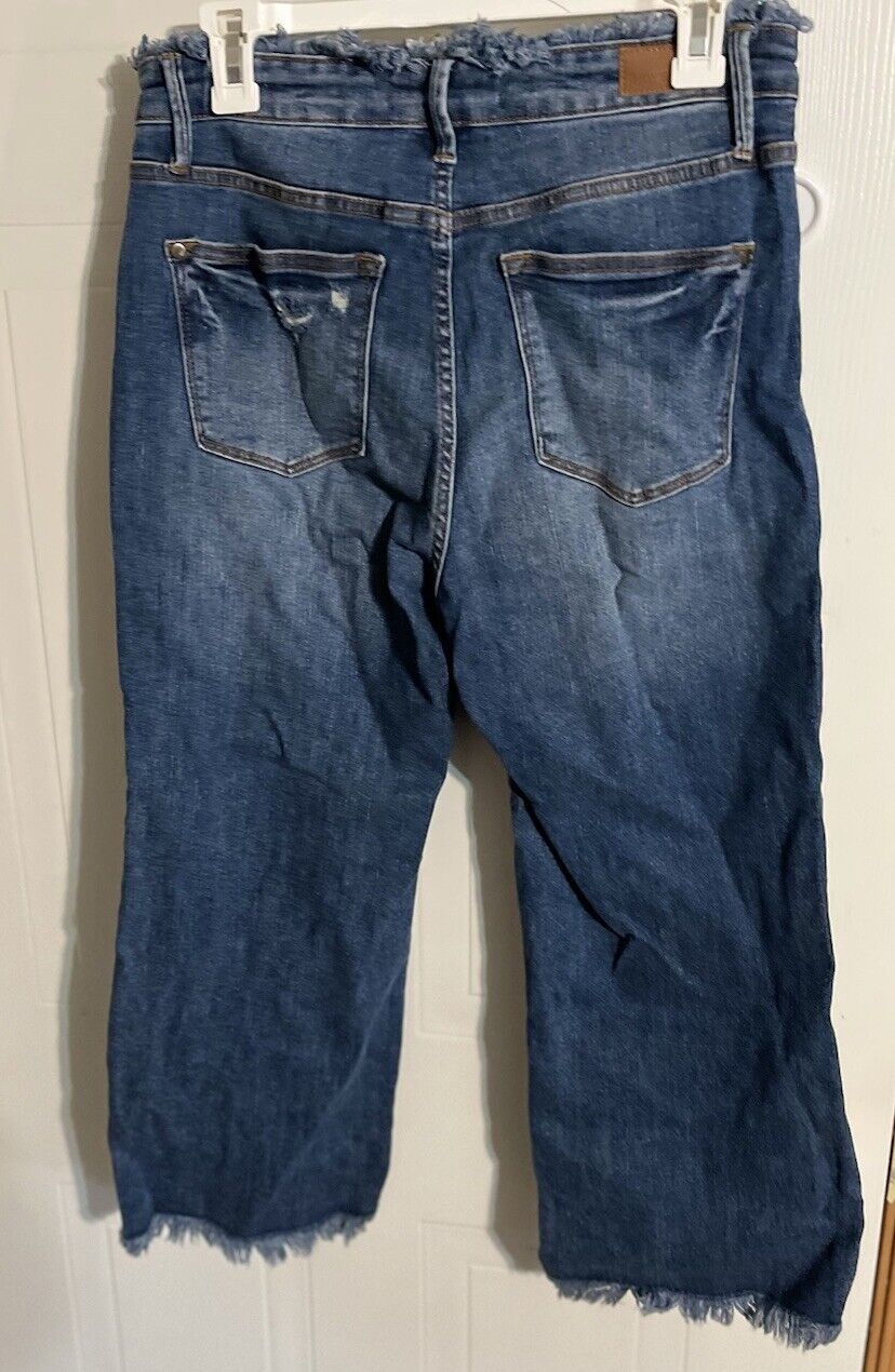 Judy Blue Jeans 7/28 Straight Frayed Style 
