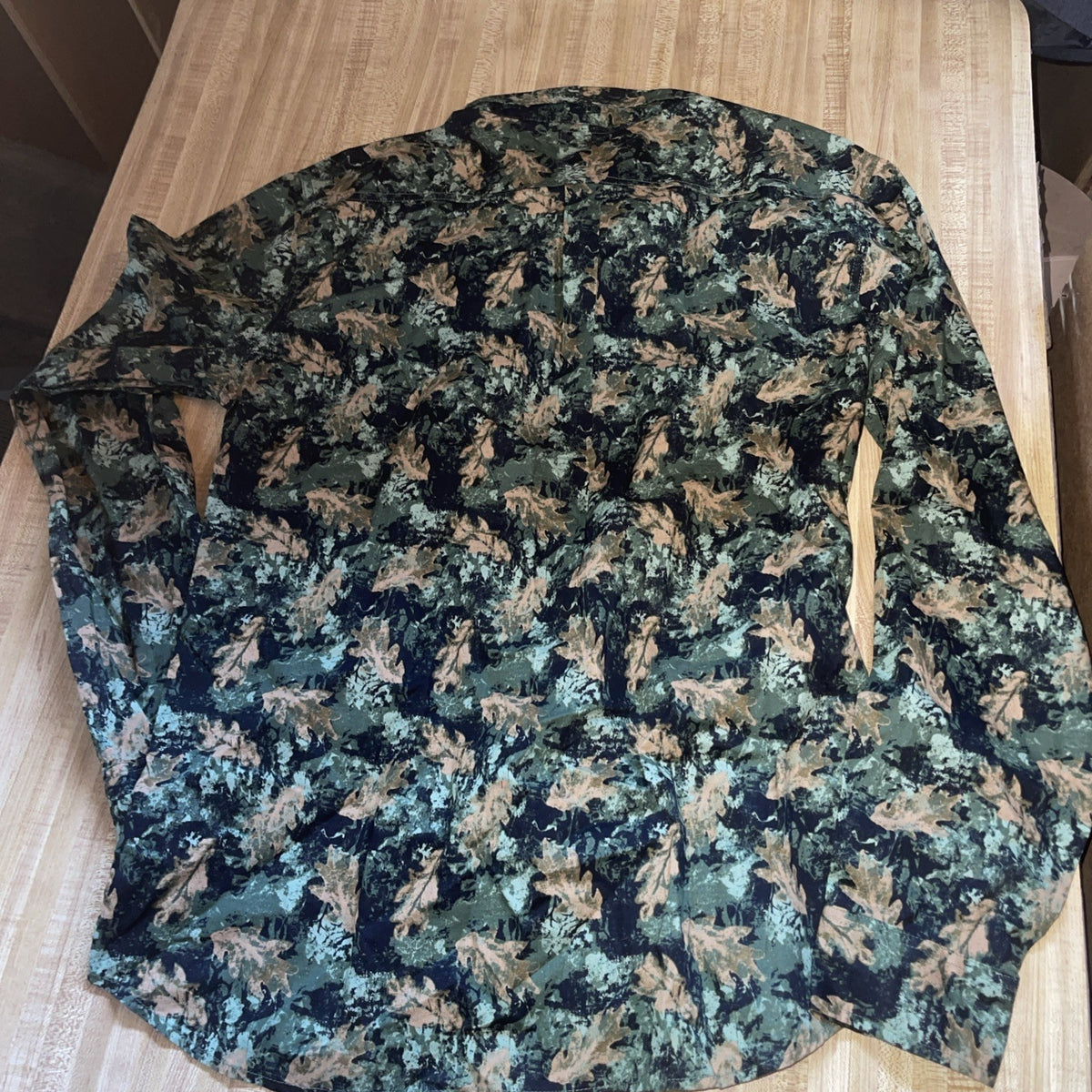 Levi’s Woodland Camo Button Up Medium 