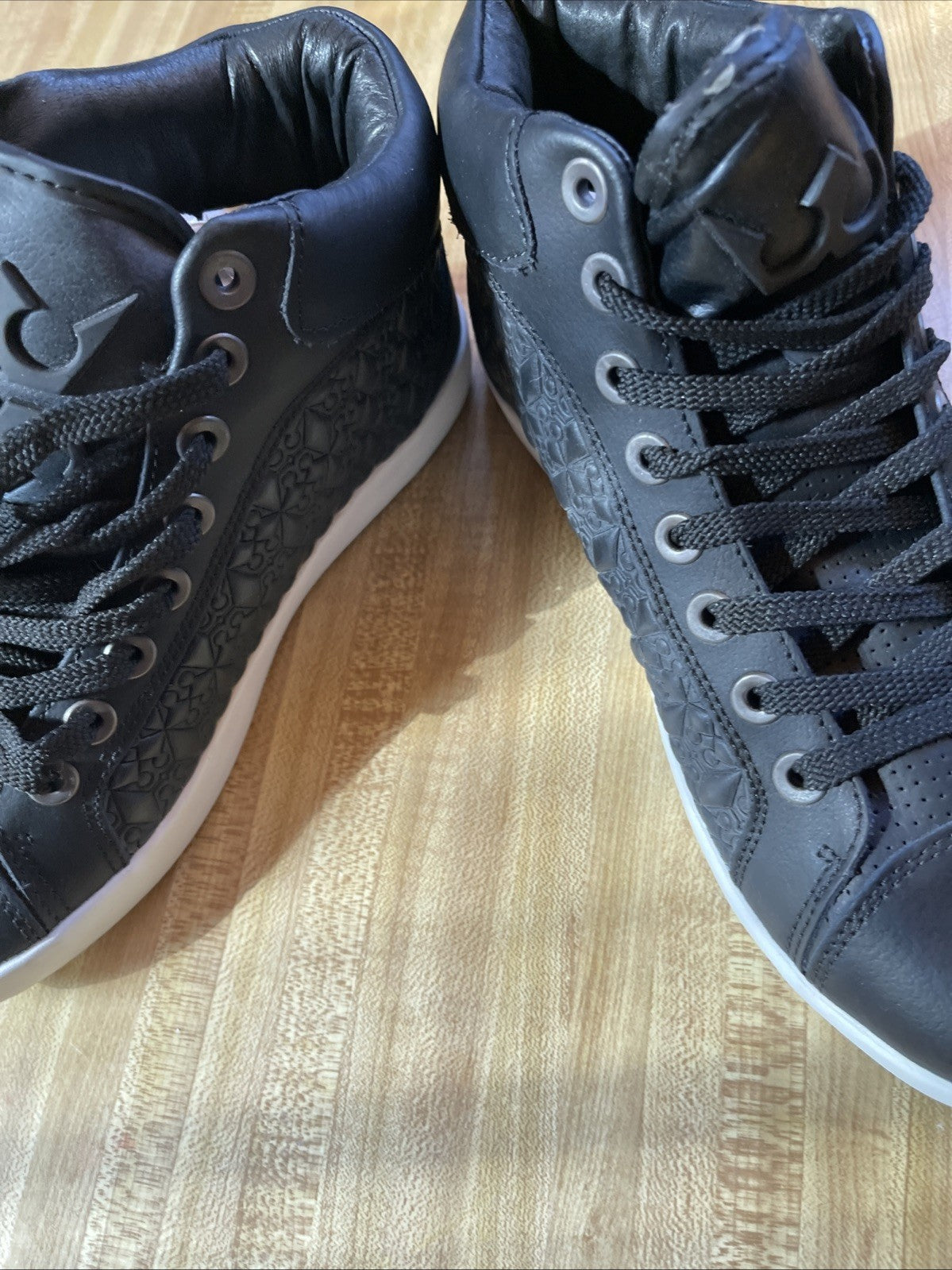 Miggy Sneakers Size 7