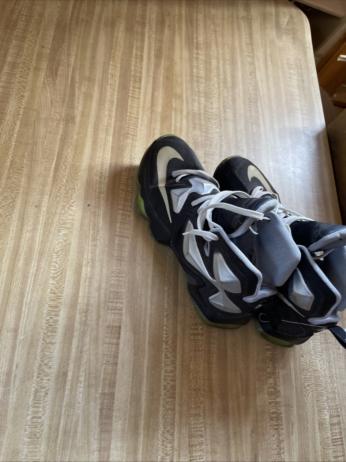 Nike LeBron 13 Size 8.5 